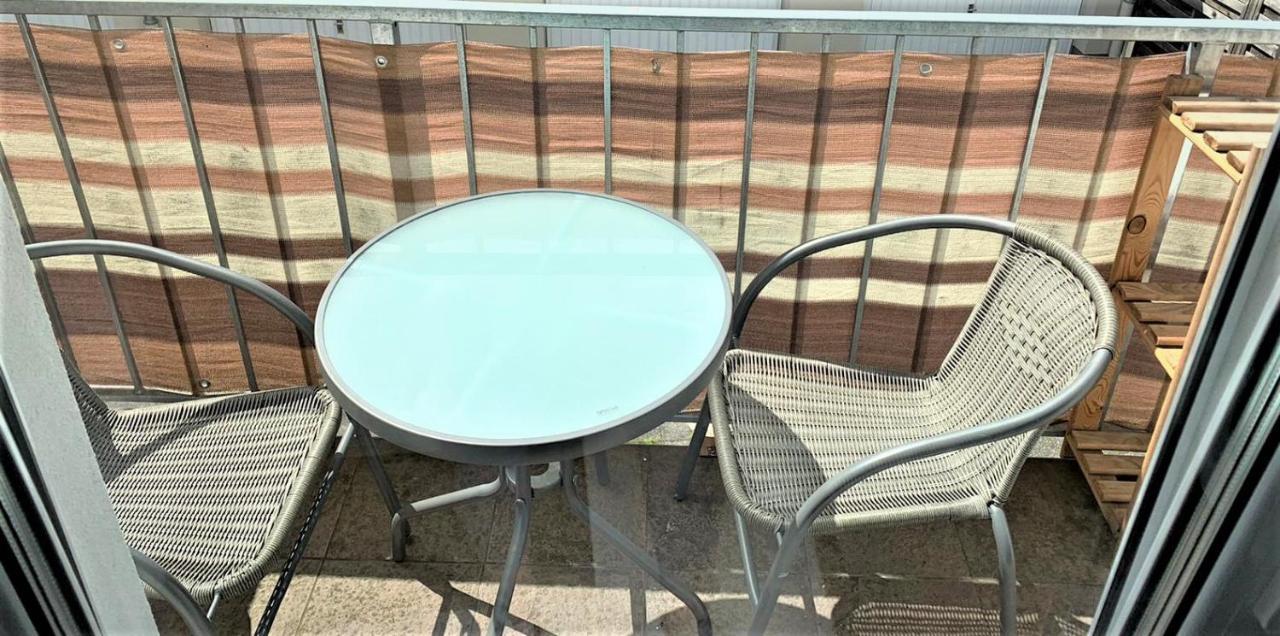 Apartment Voll Moebeliert Mit Balkon Bremen Exterior photo